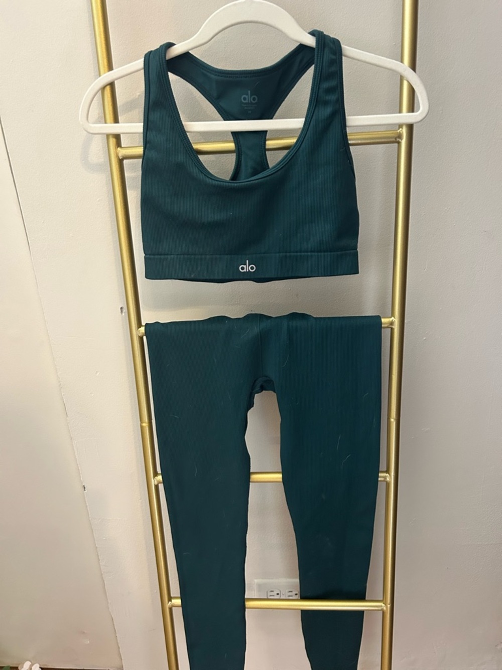 Alo Yoga Ribbed Two Piece Set - emerald green leggings xs)/Bra M never worn